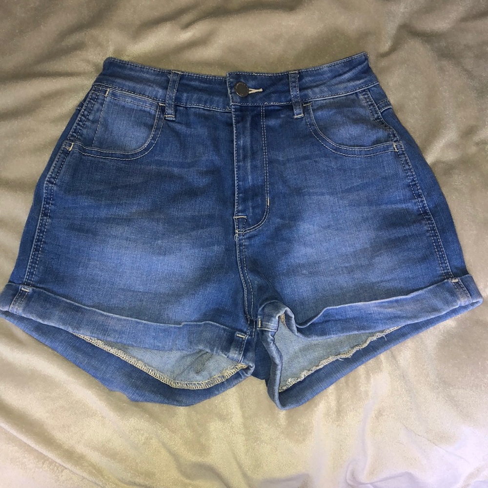 Kendall and Kylie high waisted mom short